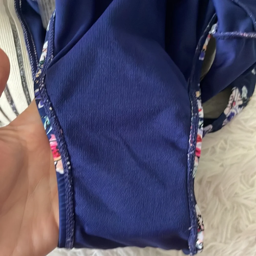Nicole Miller New York One Piece Blue Floral Pattern mesh middle
